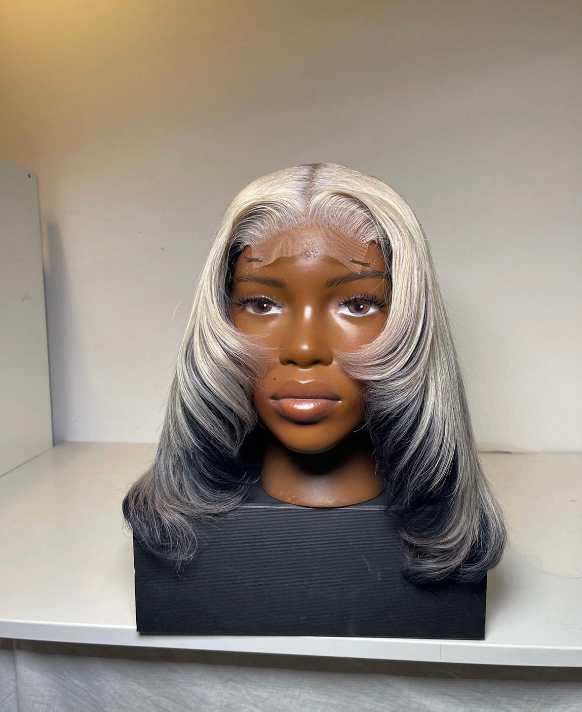 HD 4x4 closure black and white layered wavy frontal unit