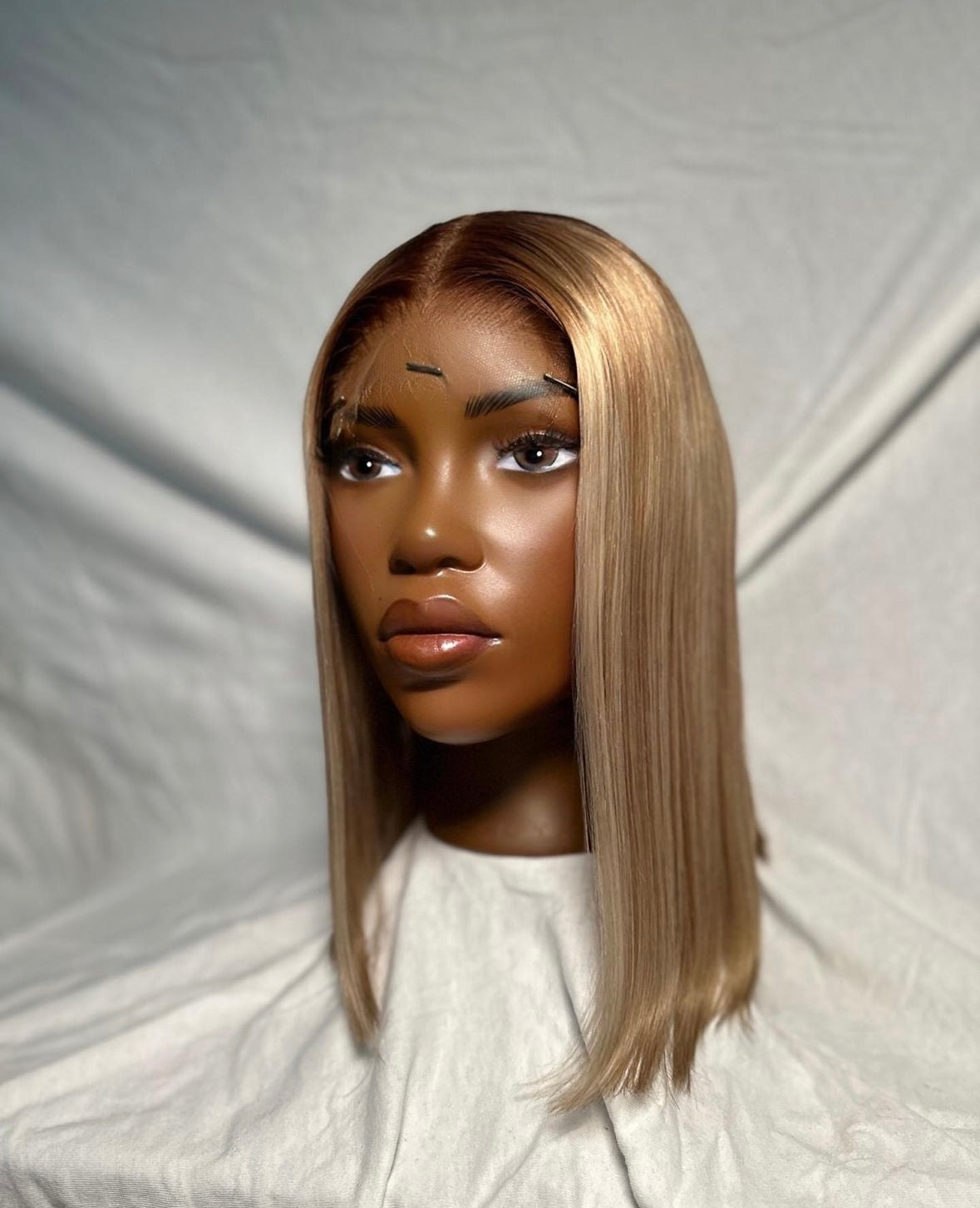 HD 4x4 closure Sand blonde 613 straight bob