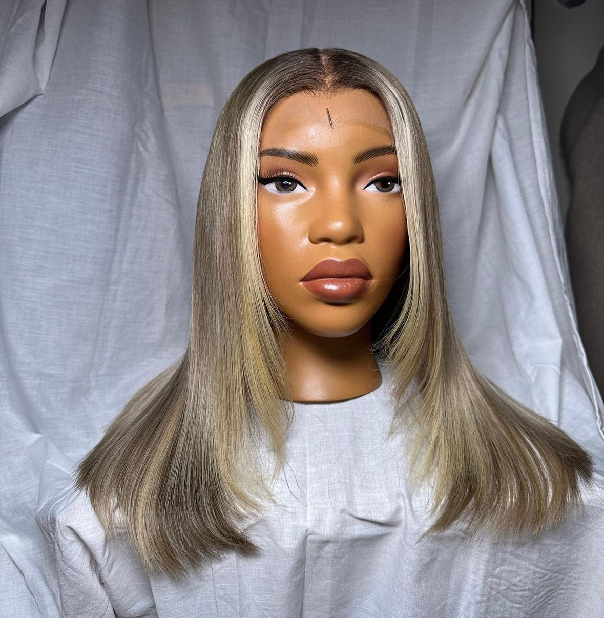 HD 13x4 blonde 613 straight frontal